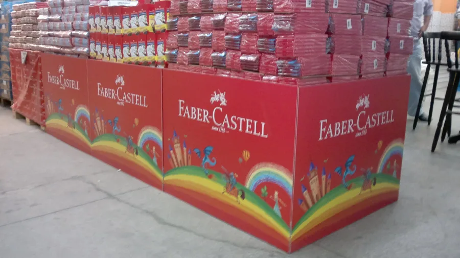 Impressão UV em materiais rígidos