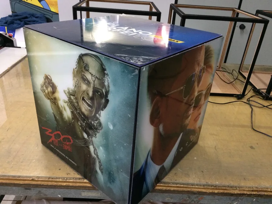 Projeto especial em acrílico e LED